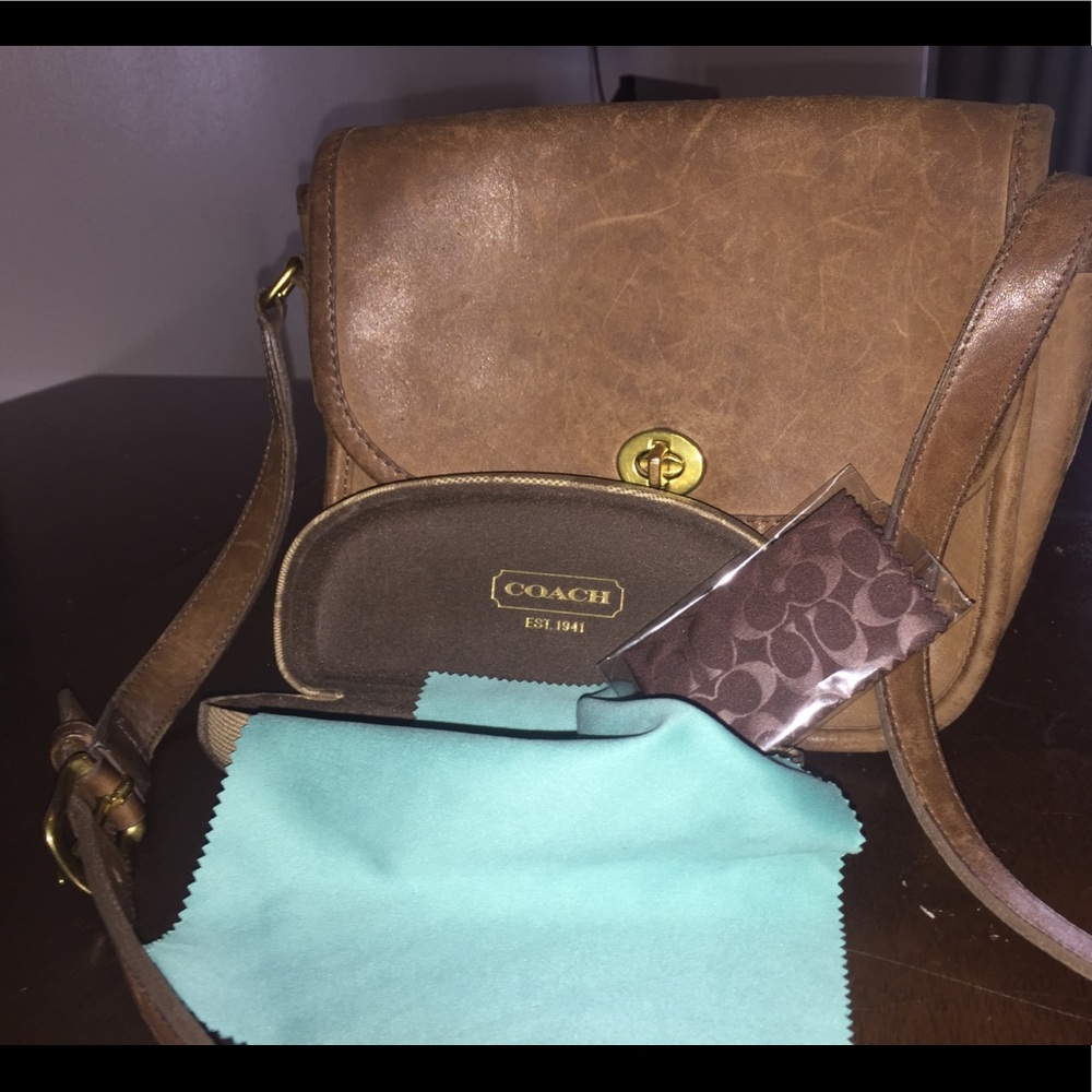 COACH eyeglass/sunglass case w matching cloth